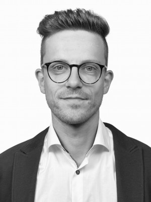 Portrait of Dr. Florian Schuster-Johnson